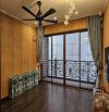 HIẾM HIẾM LÁNG HẠ  PHÂN LÔ  Ô TÔ TRÁNH  HƠN 40M RA PHỐ  THÔNG TỨ TUNG  Ô CHỜ THANG MÁY  KI