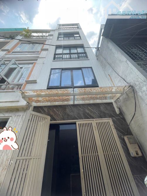 Bán Nhà  4 Lầu Hẻm Bến Chương Dương- 24m - 3m x 8m - 1 Trệt 1 Lững  2 Lầu + Sân Thượng Q1