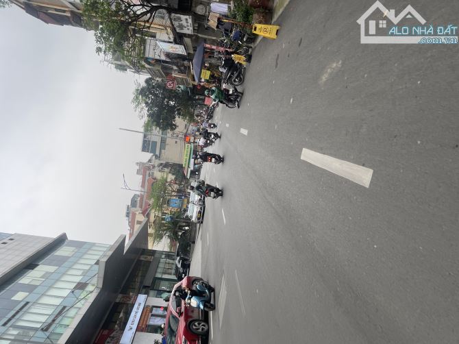 Tôi Cần Bán nhà Đông Tác Tôn Thất Tùng oto đỗ cửa một bước ra phố DT 67m2 8T 8ty9