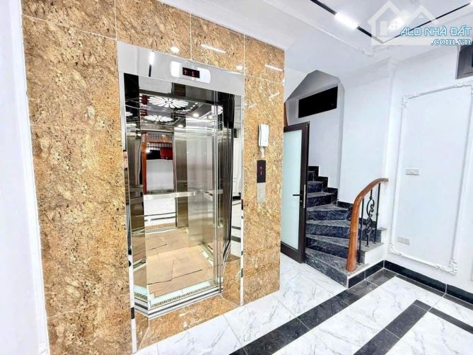 NHÀ ĐẸP. 38M. 6 TẦNG. 7,9 TỶ.THANG MÁY. LÔ GÓC. CẦU GIẤY, XUÂN THỦY. BÁN GẤP.
