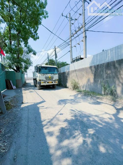 Bán nhà xưởng 4000m2 lên full SKC Hố Nai 3, Trảng Bom, Đông Nai, giá 29 tỷ.