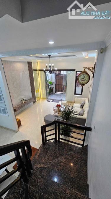 Bán nhà 3 tầng xây mới Nguyễn khuyến