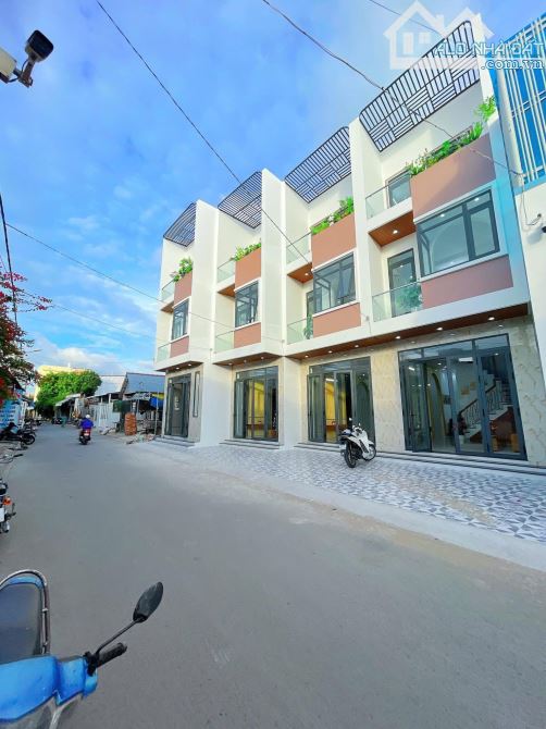 BÁN 4CĂN NHÀ 1TRỆT 2LẦU CUỐI Đ.PHẠM NGŨ LÃO HẺM RỘNG 8m AN HOÀ, NINH KIỀU, TP.CẦN THƠ.