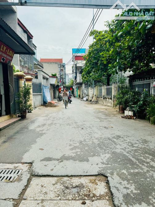 BÁN NHÀ C4 SỞ THƯỢNG Ô TÔ TRÁNH . MT 5 M . DT 83 M .