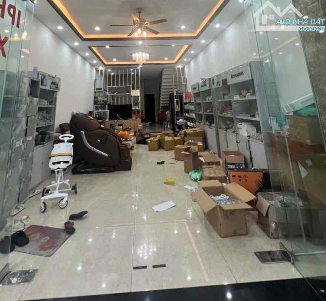 NHÀ MẶT TIỀN LÂM NHĨ 3 TẦNG DT 90M2 NGANG 5 MỚI ĐẸP GẦN BXE GIÁ CHỈ 6.9 tỷ