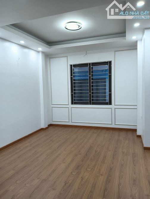 Bán nhà Tạ Quang Bửu, Hai Bà Trưng 27m x 5 Tầng, giá 6.5 tỷ. 15m ra phố, ngõ rộng, thoáng.