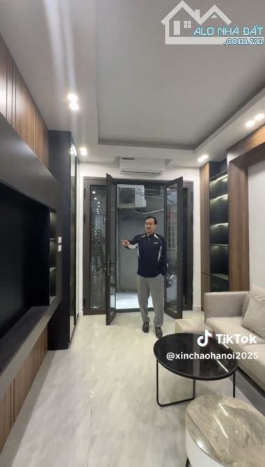 Siêu phẩm Nguyễn Viết Xuân sát vách Ngô Thì Nhậm hơn 30m2 5 tầng 2 thoáng chỉ 8,3 tỷ