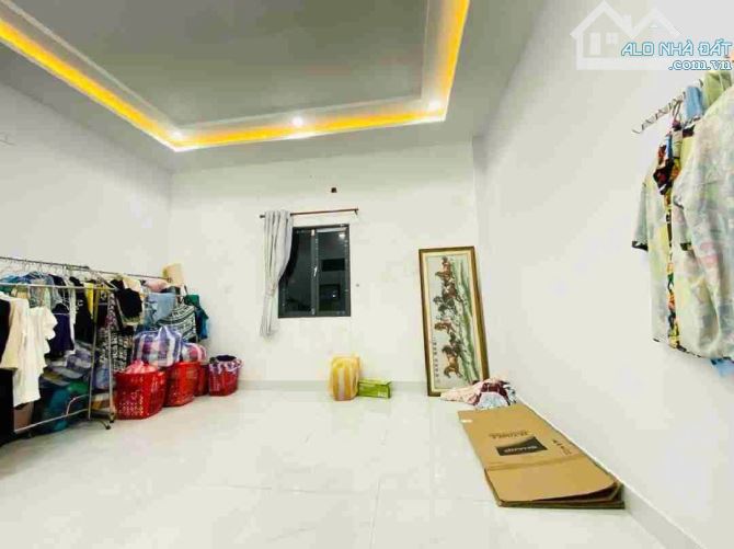NHÀ ĐẸP CÙ CHÍNH LAN GIÁ SỐC SỎ HỮU  NGAY HÔM NAY  SÂN RỘNG ĐỂ XE