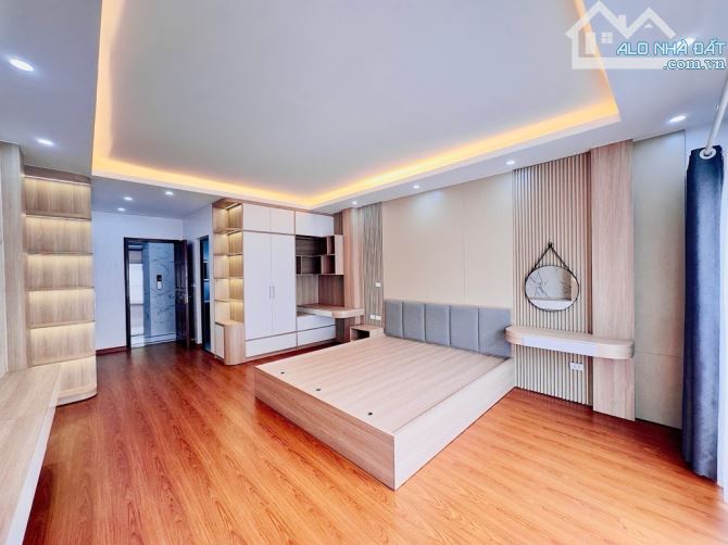 Bán nhà riêng ở ngay 48m2 - 6 tầng thang máy , đường bùi xương trạch thanh xuân