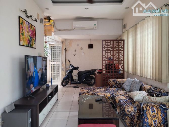 2 MẶT TIỀN VIP CMT8 P5 Q3, 138 M2, NGANG 5.5M, 40 TỶ TL.