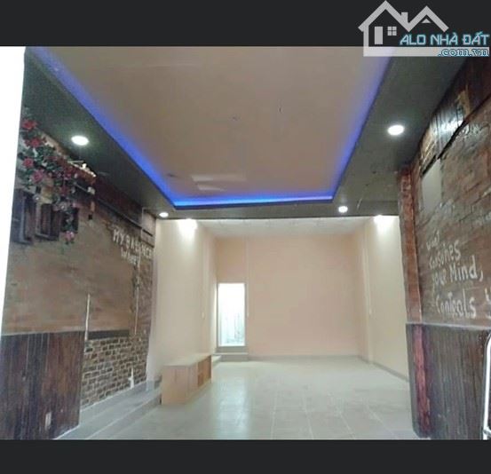 Cho thuê nhà mặt tiền Phạm Văn Đồng P13,Bình Thạnh,4,2x14m,có gác,11tr