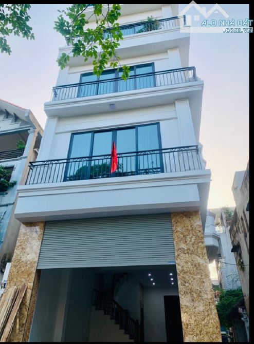 29 Tỷ/87 M2/7 Tầng/5.7 Mt/Mặt Phố. BỒ ĐỀ/ Long Biên