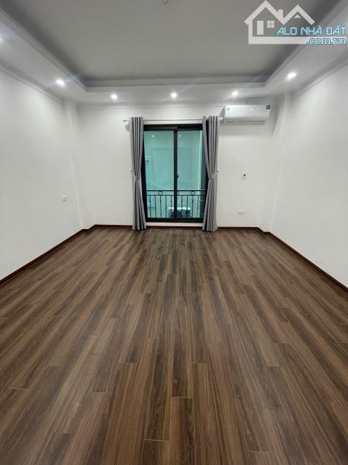 Bán nhà ngõ 141 Giáp Nhị, Hoàng Mai, 30m2x5T, giá nhô 6 tỷ, xây mới 100%