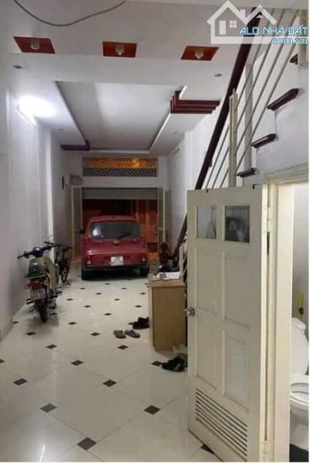 Bán nhà trung tâm Quận Thanh Xuân, ô tô vào nhà, 95m2, ngõ cực đẹp, giá 16 tỷ cần bán gấp