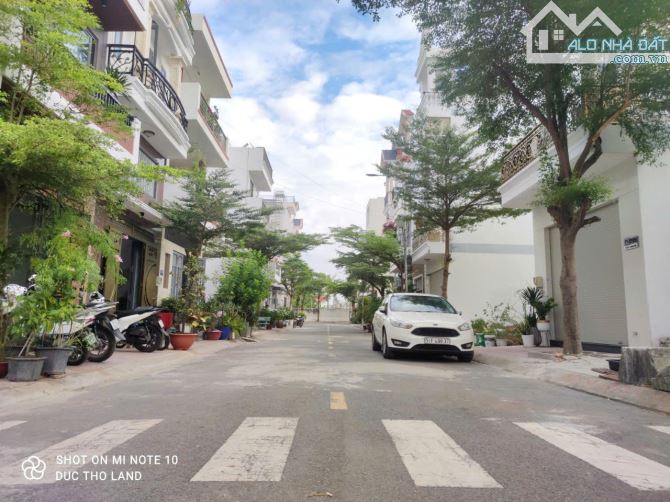 Bán Nhà 4 tầng, 56m2, đường 8m, vỉa hè khu nhà lầu phân lô bàn cờ TX25 đầy tiện ích