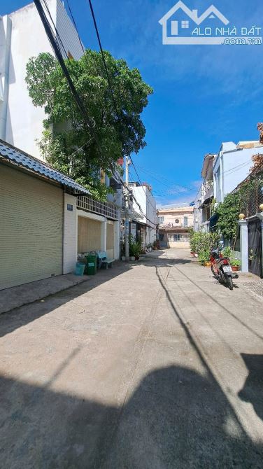 125M- HUỲNH TẤN PHÁT - XE HƠI NGỦ TRONG NHÀ- CHỈ 7 TỶ BA