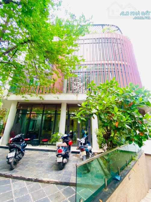 BIỆT THỰ KĐT DỊCH VỌNG. SỔ 268M. MT 14M. 4 TẦNG. FULL NT; 72 TỶ CÓ TL.
