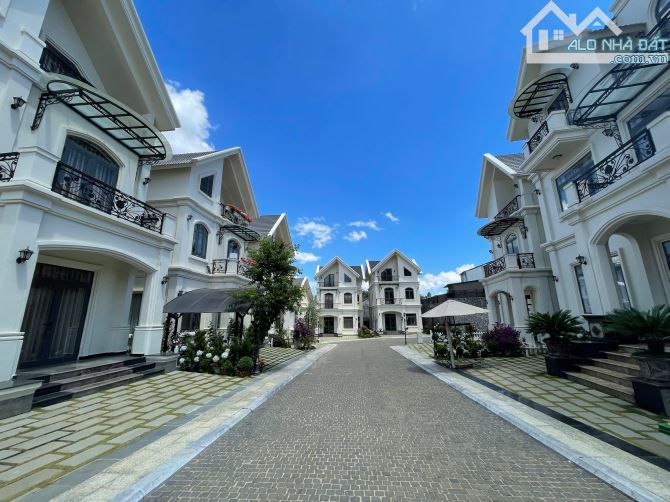Biệt thự hơn 200m2 P7 Đà Lạt sang trọng hiện đại hạ giá 17 tỷ chỉ còn 12 tỷ