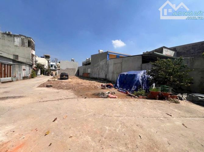 Bán Đất mặt rạch đường Thạnh Xuân 39, Quận 12-Gần đường Hà Huy Giáp dt 4,3x25m giá 3,39 tỷ