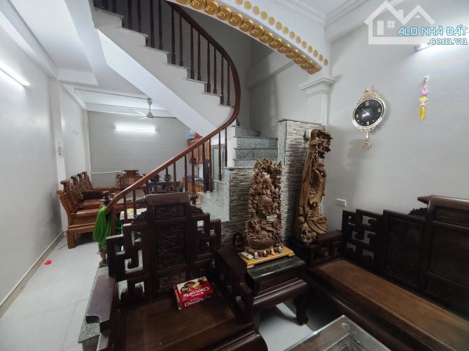 Bán đất tặng nhà 3 tầng La Phù gần trục chính, kinh doanh, 38m giá 4.95 tỷ