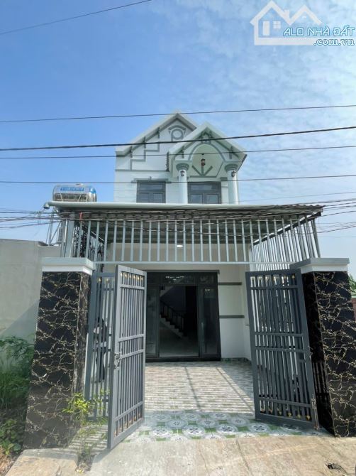 Nhà 1 trệt 1 lầu, ngay chợ Thanh Phú. Chỉ hơn 2 tỷ