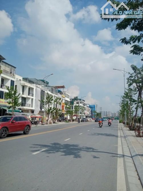 LIỀN KỀ KĐT AO SÀO, HOÀNG MAI, NHÀ ĐẸP VỪA Ở VỬA KINH DOANH CỰC ĐẸP , 70M,5T,MT5M, 20 TỶ