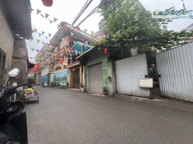 Cần bán 63m đất Hoài Đức, lô góc oto gần, giá hơn 70 triệu/m.