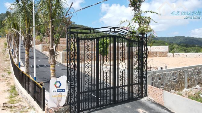 BÁN NỀN ĐẤT VƯỢNG LƯNG TỰA NÚI MẶT HƯỚNG TRUNG TÂM DƯƠNG ĐÔNG