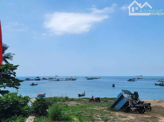 Hai mảnh Đất View Biển Siêu đẹp Gành Dầu Phú Quốc Kiên Giang đầu tư hơn 2300m mặt tiền rộn