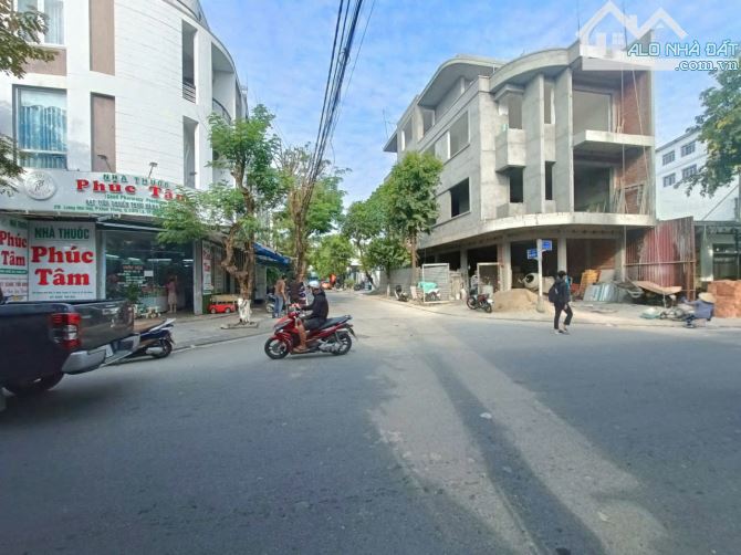 Cần bán nhà cấp 4 mặt tiền đường Bàu Tràm 3 gần Đại Học Ngoại Ngữ  - Khuê Trung- Cẩm Lệ