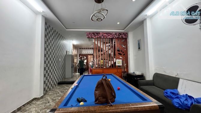 Bán nhà mặt tiền Nguyễn xí vị trí đẹp VIP khu dân cư đông đúc đầy đủ công năng