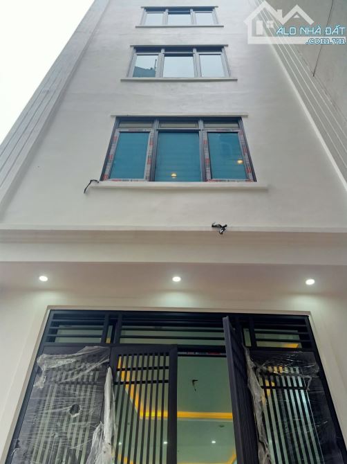Siêu rẻ nhà Quang Tiến Đại Mỗ gần phố, bãi gửi oto ngay nhà, 73m 5 tầng giá 7.98 Tỷ
