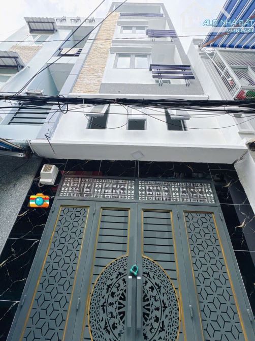 Nhà 5 tầng Nguyễn Tất Thành quận 4 giá chỉ 5.3 tỷ