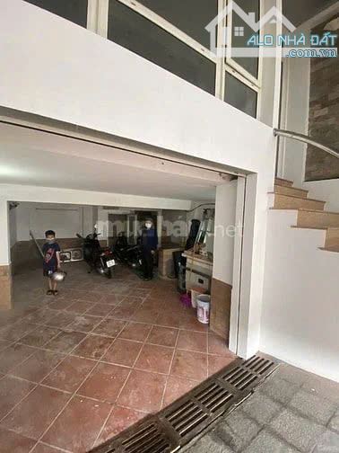 35TR/THÁNG! MẶT PHỐ QUAN HOA 50M2, 6 TẦNG, MT5M. THÔNG SÀN – THANG MÁY.