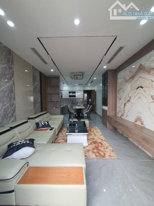 🏡 Bồ Đề, Long Biên, 50m2 x 4 tầng, Ô tô, Nhà mới, Gần hồ, 12 tỷ