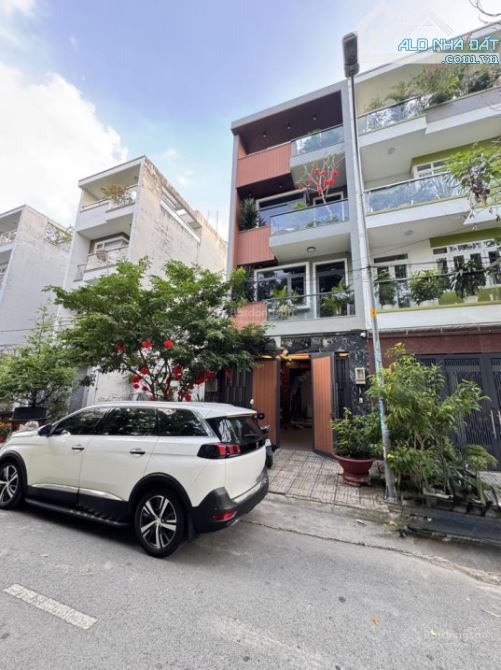 Nhà 4 tầng, MT đường 10m, ngay Lê Văn Thịnh, khu phân lô, 100m2, ngang 5m, 10.5 tỷ