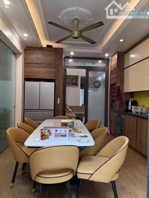 Bán nhà 4 tầng thang máy mặt phố Khu Đông Nam Cường, TP HD, 118m2, 4 ngủ, 5 vs cực đẹp