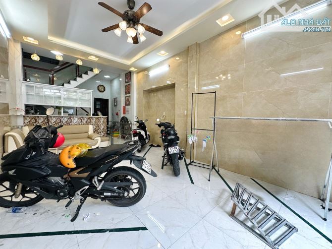 GIÁ THƠM  - 67M2 (4.2x14) NỞ HẬU 5M - 2 TẦNG, 4 PN - H3G 10 BƯỚC RA Ô TÔ TRÁNH - 10