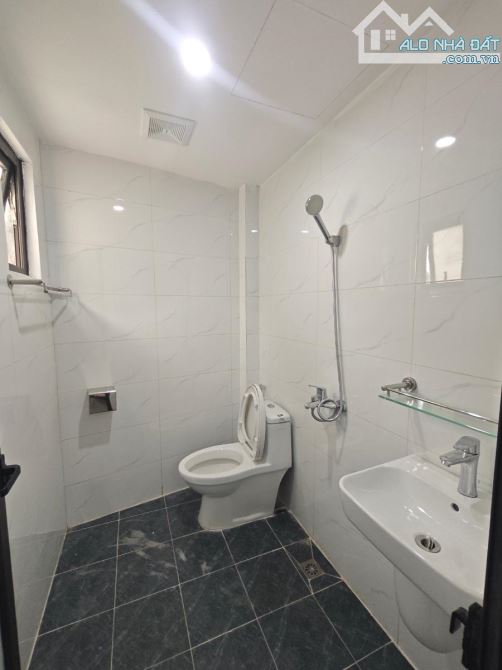 VŨ TRỌNG PHỤNG - THANH XUÂN- MT 4,3M- 10M THẲNG TẮP RA MẶT PHỐ - HAI THOÁNG - NHỈNH 7 TỶ - 10