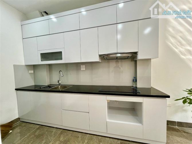 Cần bán gấp nhà Bồ Đề 45 m 5 tầng MT 5 m ngõ ô tô kinh doanh 10 tỷ - 4