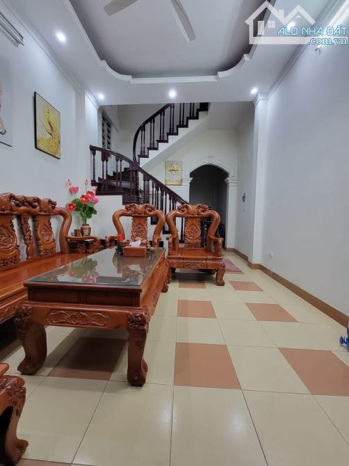 Tôi Cần Bán nhà Đông Tác Tôn Thất Tùng oto đỗ cửa một bước ra phố DT 67m2 8T 8ty9 - 1