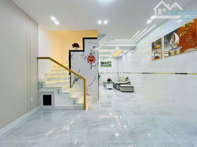 HẺM XE HƠI - TRUNG TÂM GÒ VẤP - NHÀ MỚI ĐẸP LUNG LINH - SÁT CHỢ HẠNH THÔNG TÂY- TẶNG FULL - 1