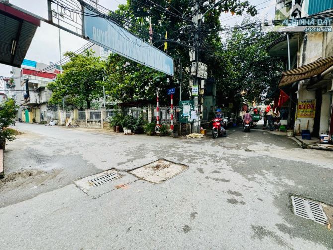 BÁN NHÀ C4 SỞ THƯỢNG Ô TÔ TRÁNH . MT 5 M . DT 83 M . - 1