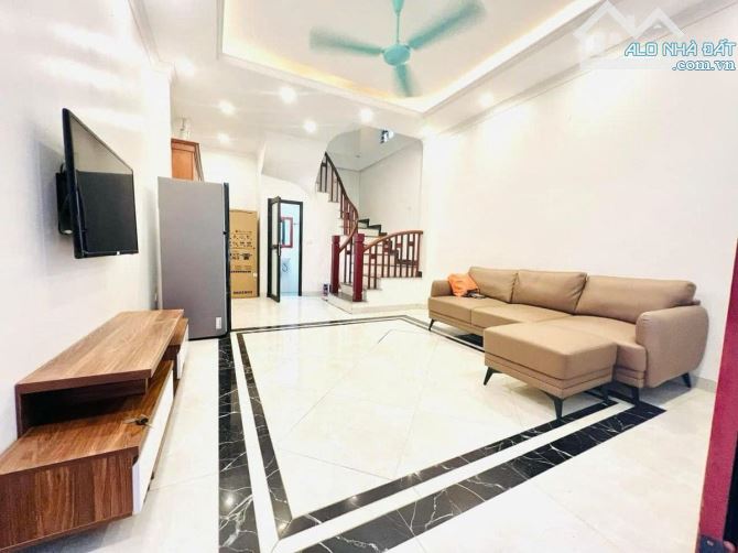 Bán nhà Tư Đình 30mx 5 tầng, 5,8 tỷ - 1