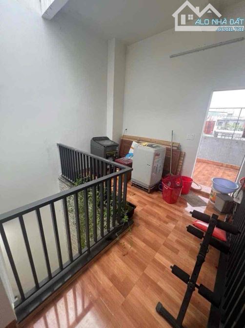 NHÀ MẶT TIỀN LÂM NHĨ 3 TẦNG DT 90M2 NGANG 5 MỚI ĐẸP GẦN BXE GIÁ CHỈ 6.9 tỷ - 1