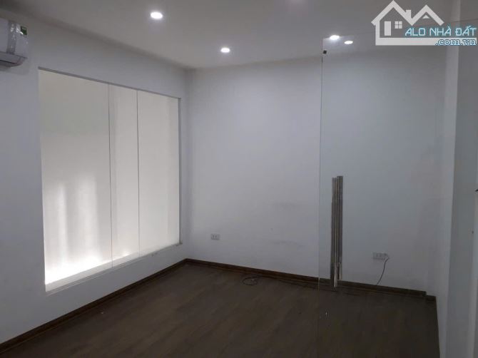 Cho thuê văn phòng diện tích 18 m2 tại Mỗ Lao, Hà Đông, giá 2,5 tr/tháng - 1