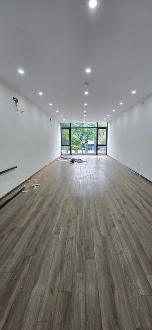 BÁN NHÀ Mặt phố Hào Nam - Lô góc - DT 61m - 2 Tầng - MT 10m - Gia 21,5 tỷ - 1