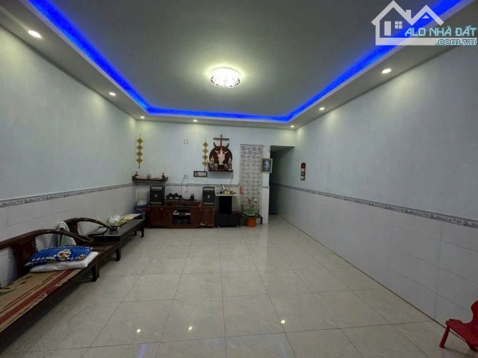 Bán căn nhà khu phố 3,trảng dài,diện tích 5 x 19m,thổ cư 100%,giá 2 tỷ 300 tr Thương lượng - 1