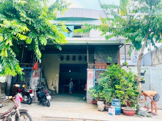 BÁN GẤP XƯỞNG 8X24M - MẶT TIỀN BÀ ĐIỂM - GẦN PHAN VĂN HỚN - CHO THUÊ 15TR - HƠN 5 TỶ  -RẺ - 1