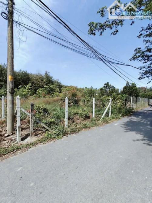 Bán đất mt đường nhựa 483, 1 sẹc ngắn Tỉnh lộ 15, tổng 506m2, có 300m thổ cư, Phú Hòa Đông - 1